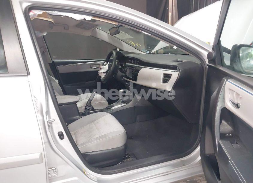 Photo 5 of 2015 Toyota Corolla LE (VIN 2T1BURHE4FC395784)