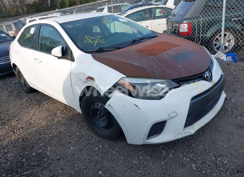 2015 Toyota Corolla LE (VIN 2T1BURHE4FC401440) main photo