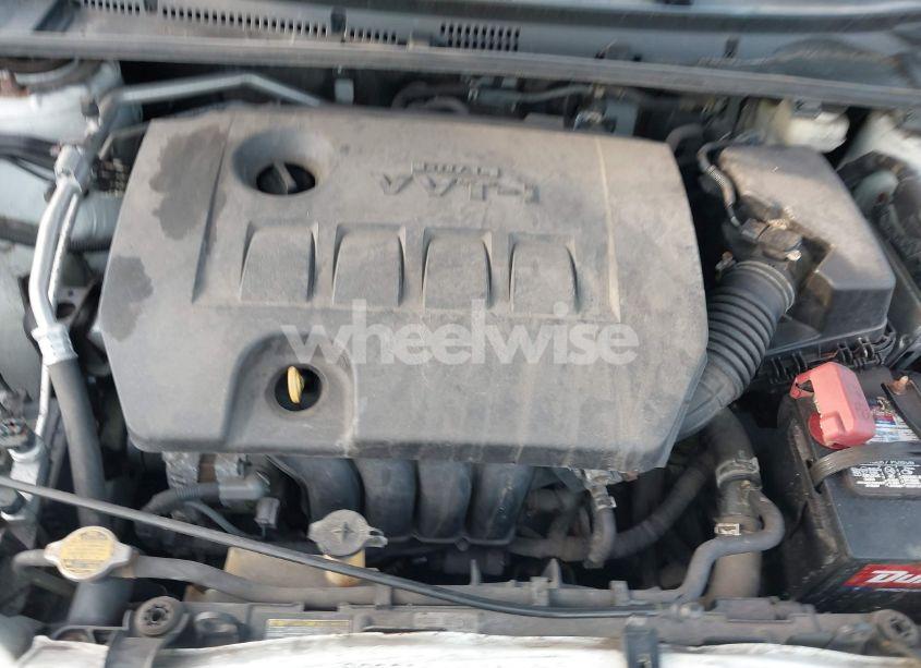 Photo 10 of 2015 Toyota Corolla LE (VIN 2T1BURHE4FC401440)