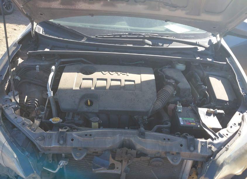 Photo 10 of 2015 Toyota Corolla LE (VIN 2T1BURHE4FC411823)