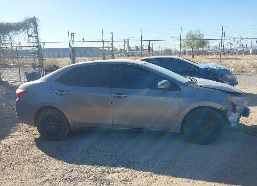 Photo 13 of 2015 Toyota Corolla LE (VIN 2T1BURHE4FC411823)