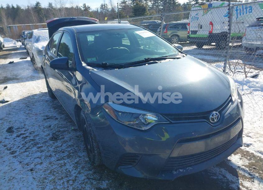 2015 Toyota Corolla LE (VIN 2T1BURHE4FC427472) main photo