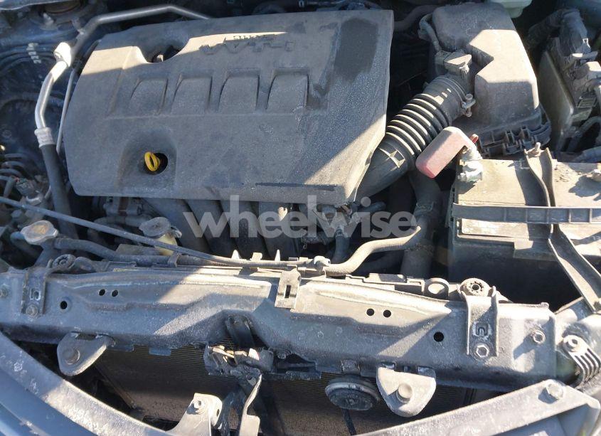 Photo 10 of 2015 Toyota Corolla LE (VIN 2T1BURHE4FC427472)