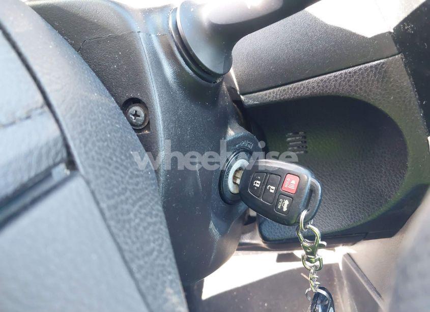 Photo 11 of 2015 Toyota Corolla LE (VIN 2T1BURHE4FC427472)