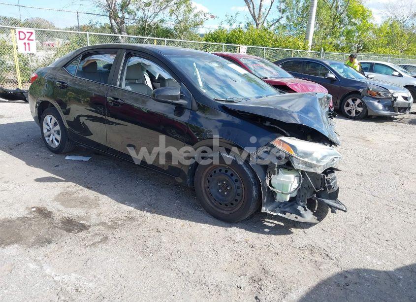 2015 Toyota Corolla LE (VIN 2T1BURHE4FC439931) main photo