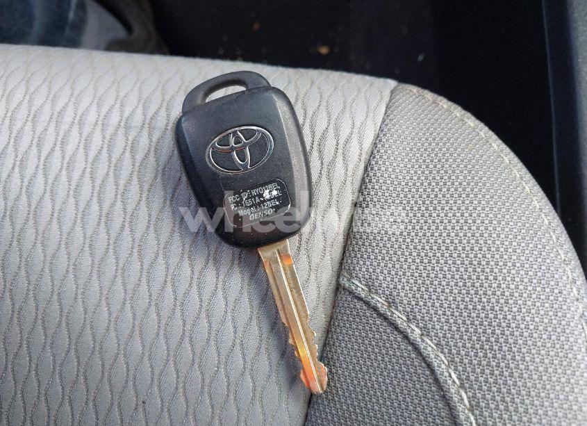 Photo 11 of 2015 Toyota Corolla LE (VIN 2T1BURHE4FC439931)