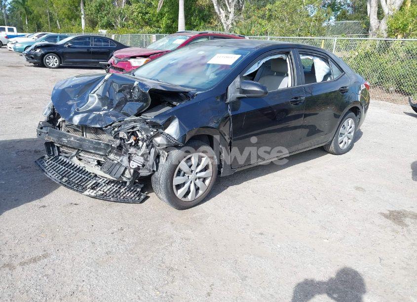 Photo 2 of 2015 Toyota Corolla LE (VIN 2T1BURHE4FC439931)