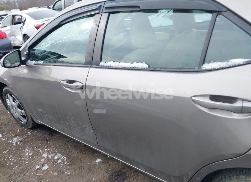 Photo 14 of 2016 Toyota Corolla LE (VIN 2T1BURHE4GC543112)