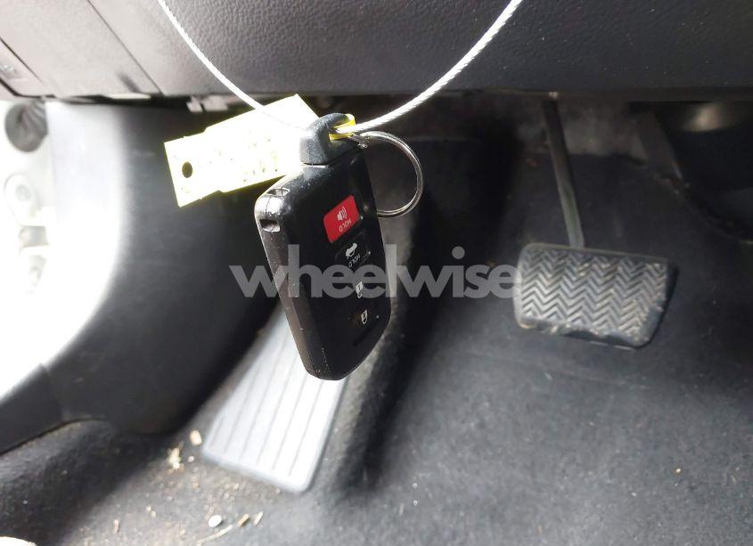 Photo 11 of 2016 Toyota Corolla S W/SPECIAL EDITION PKG (VIN 2T1BURHE4GC546169)
