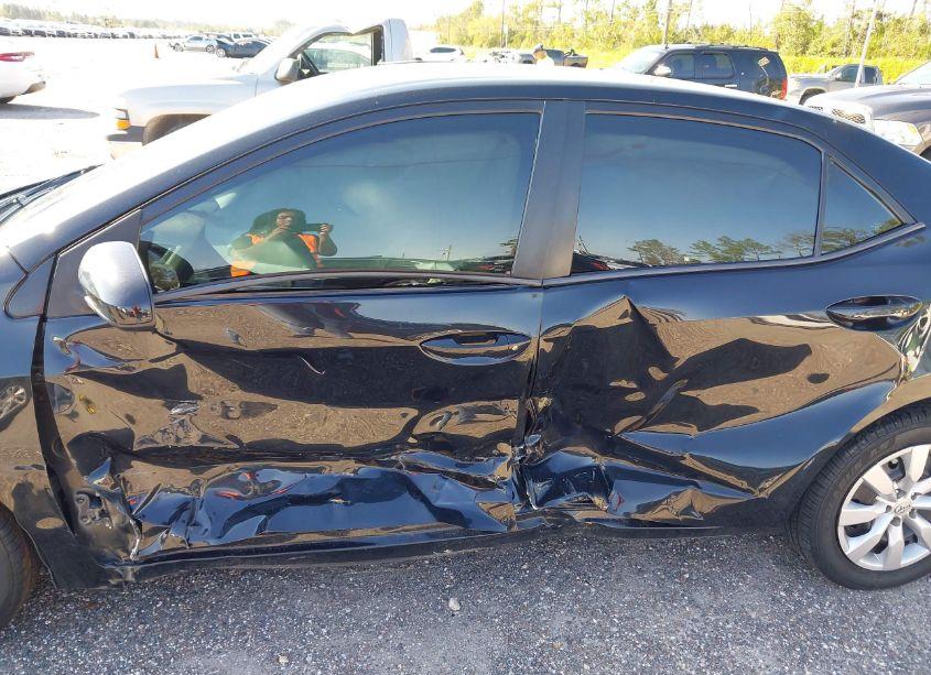 Photo 6 of 2016 Toyota Corolla LE (VIN 2T1BURHE4GC548049)