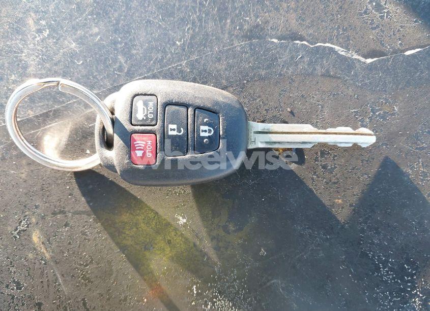 Photo 11 of 2016 Toyota Corolla LE (VIN 2T1BURHE4GC550996)