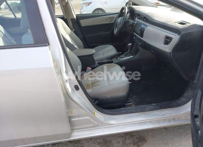 Photo 5 of 2016 Toyota Corolla LE (VIN 2T1BURHE4GC569645)