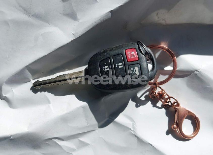 Photo 11 of 2016 Toyota Corolla LE (VIN 2T1BURHE4GC595923)