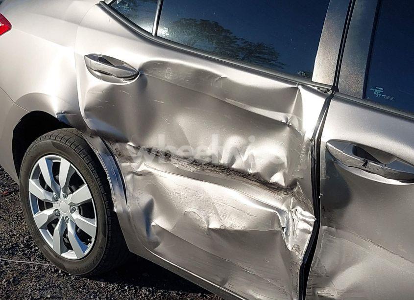 Photo 6 of 2016 Toyota Corolla LE (VIN 2T1BURHE4GC603521)