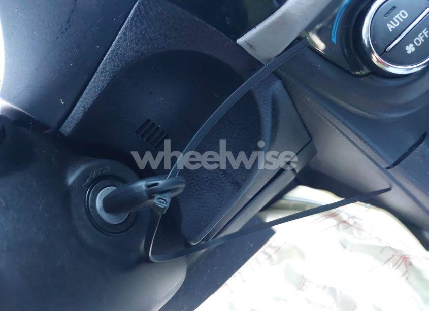 Photo 11 of 2016 Toyota Corolla LE (VIN 2T1BURHE4GC618441)