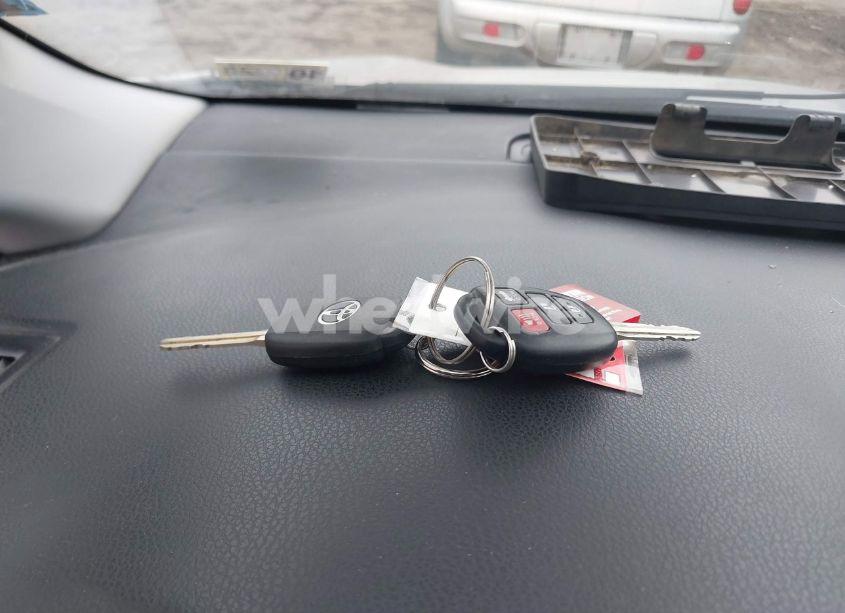 Photo 11 of 2016 Toyota Corolla LE (VIN 2T1BURHE4GC711072)