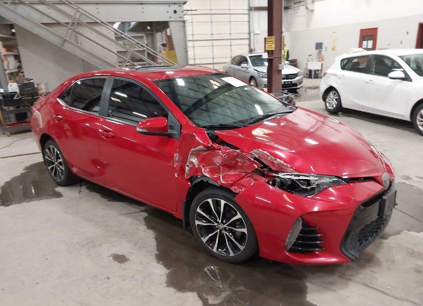 2017 Toyota Corolla SE (VIN 2T1BURHE4HC755963) main photo