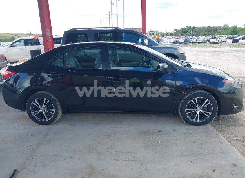 Photo 13 of 2017 Toyota Corolla L/LE/XLE/SE/XSE (VIN 2T1BURHE4HC769913)