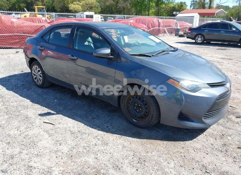 2017 Toyota Corolla LE (VIN 2T1BURHE4HC777588) main photo