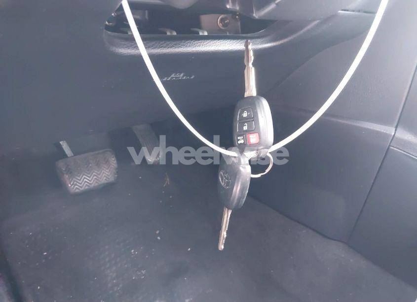 Photo 11 of 2017 Toyota Corolla LE (VIN 2T1BURHE4HC784878)