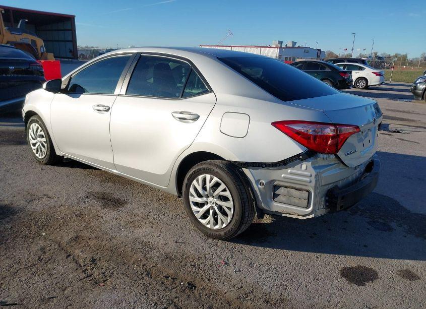Photo 3 of 2017 Toyota Corolla LE (VIN 2T1BURHE4HC795136)