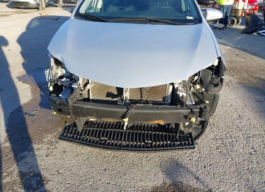 Photo 6 of 2017 Toyota Corolla LE (VIN 2T1BURHE4HC795136)