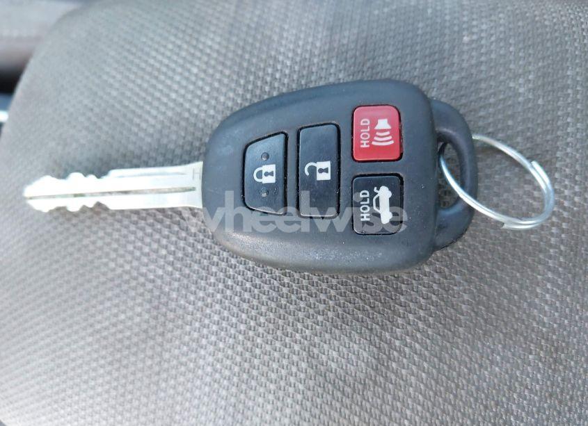 Photo 11 of 2017 Toyota Corolla LE (VIN 2T1BURHE4HC799719)