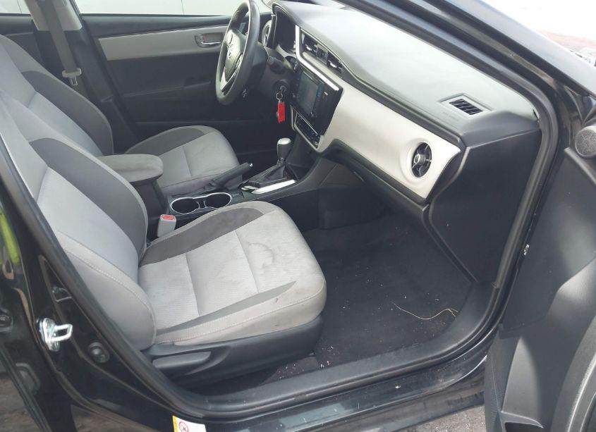 Photo 5 of 2017 Toyota Corolla L/LE/XLE/SE/XSE (VIN 2T1BURHE4HC800450)