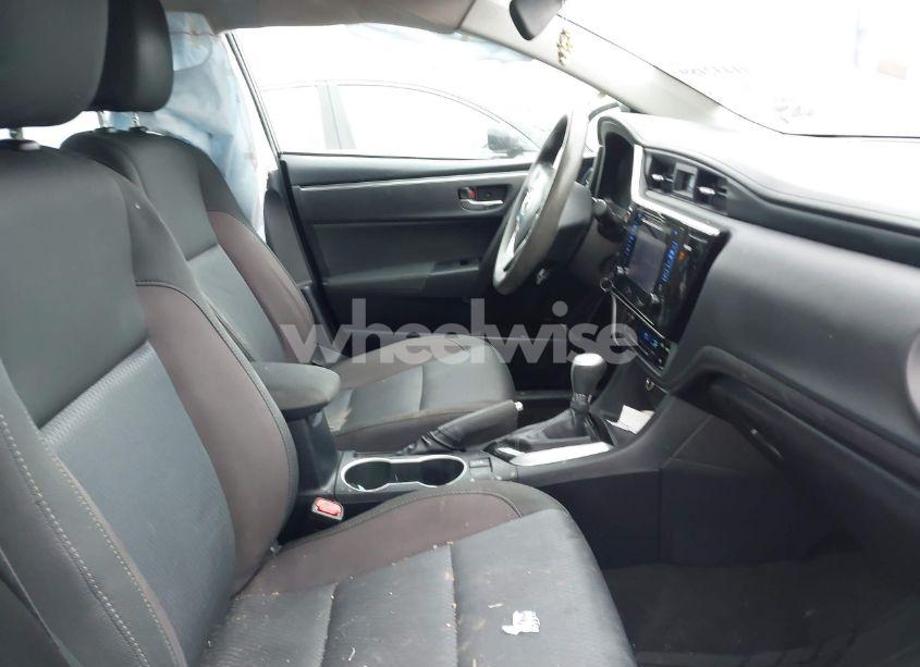 Photo 5 of 2017 Toyota Corolla LE (VIN 2T1BURHE4HC805552)