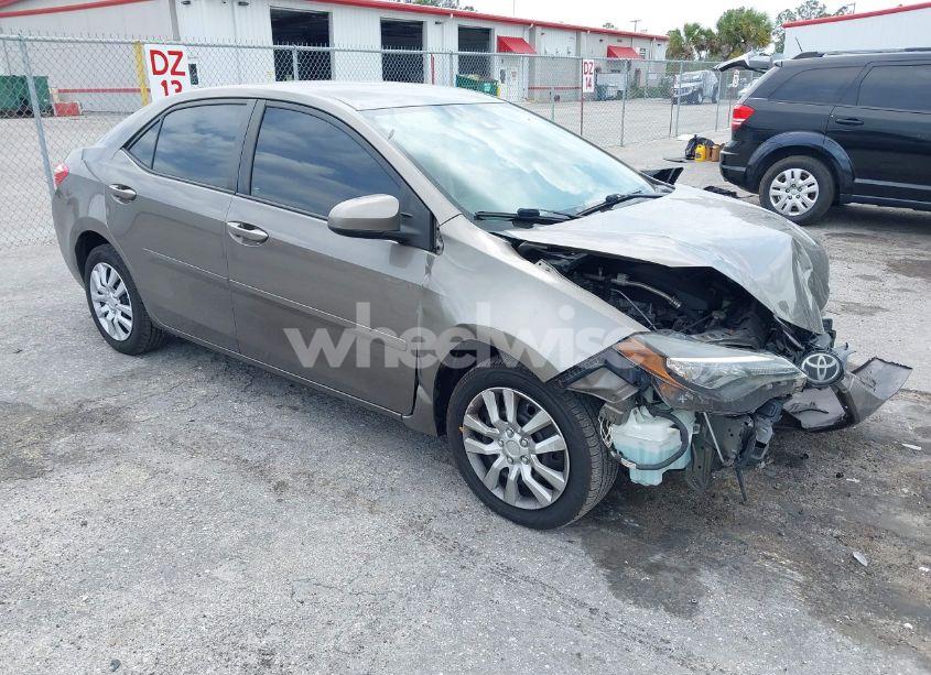 2017 Toyota Corolla LE (VIN 2T1BURHE4HC806295) main photo