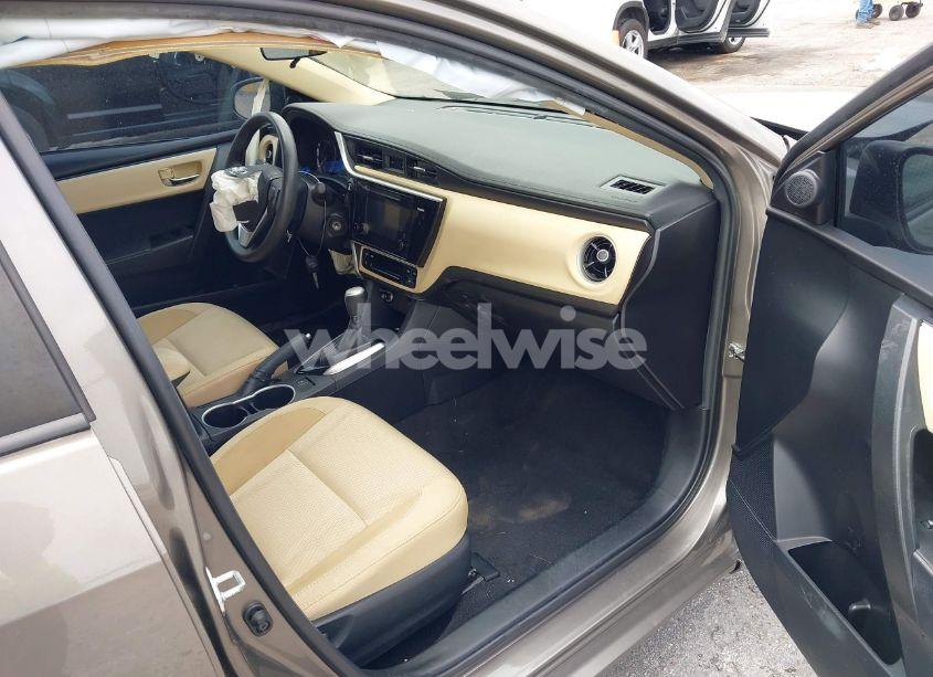 Photo 5 of 2017 Toyota Corolla LE (VIN 2T1BURHE4HC806295)