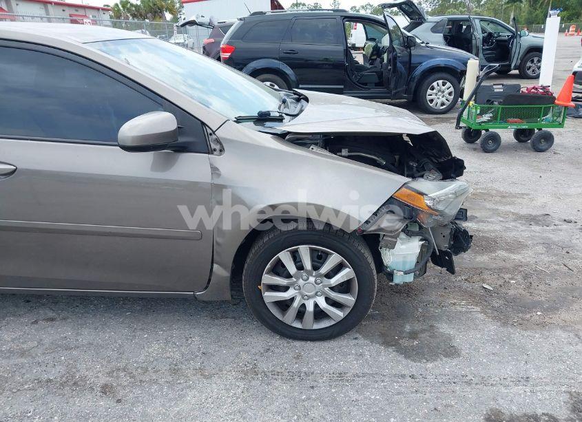 Photo 6 of 2017 Toyota Corolla LE (VIN 2T1BURHE4HC806295)