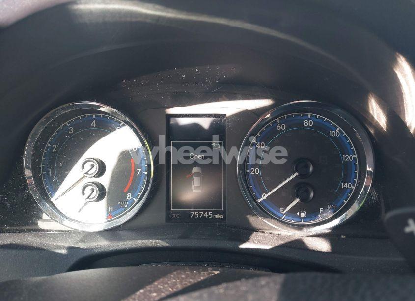 Photo 7 of 2017 Toyota Corolla SE (VIN 2T1BURHE4HC806569)