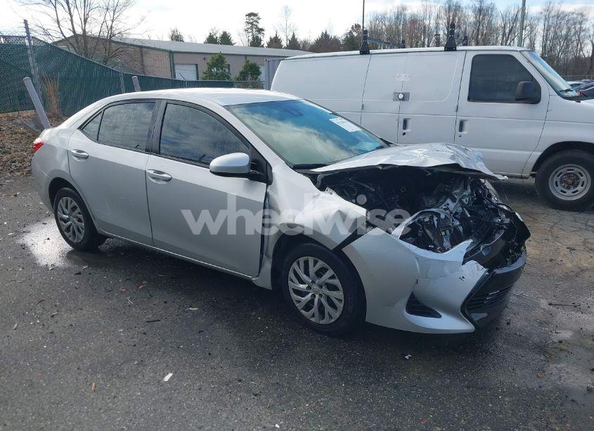 2017 Toyota Corolla LE (VIN 2T1BURHE4HC806863) main photo