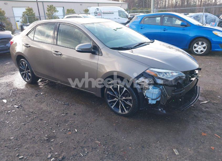 2017 Toyota Corolla SE (VIN 2T1BURHE4HC814784) main photo