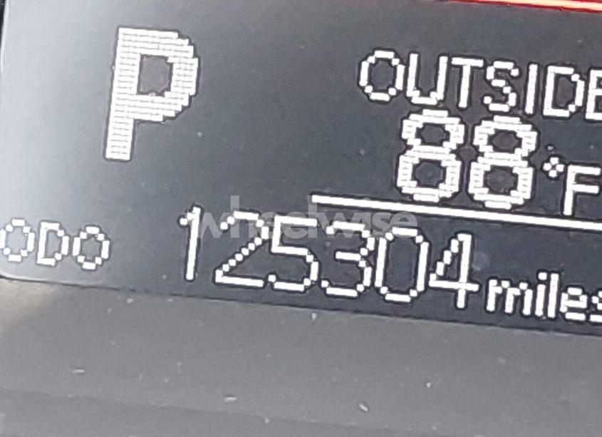 Photo 16 of 2017 Toyota Corolla LE (VIN 2T1BURHE4HC817846)