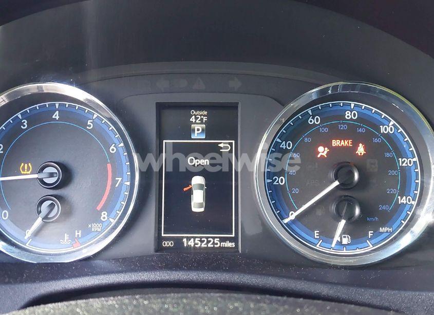 Photo 7 of 2017 Toyota Corolla L/LE/XLE/SE/XSE (VIN 2T1BURHE4HC818611)