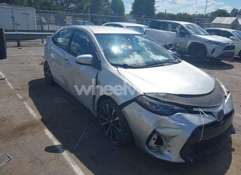 2017 Toyota Corolla SE (VIN 2T1BURHE4HC819399) main photo