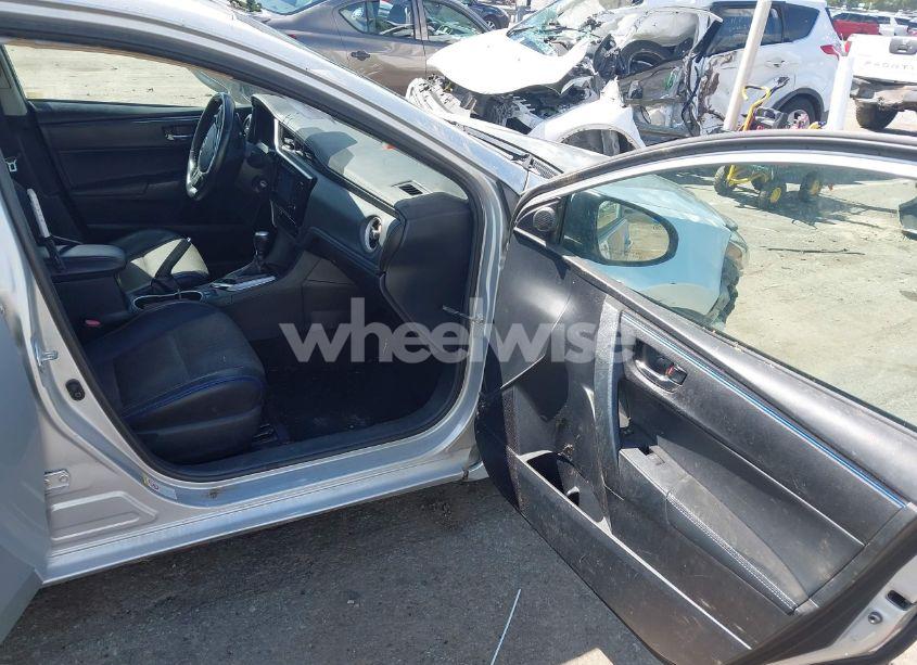 Photo 5 of 2017 Toyota Corolla SE (VIN 2T1BURHE4HC819399)