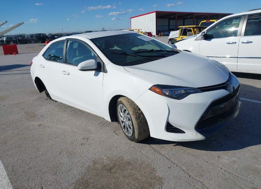 2017 Toyota Corolla LE (VIN 2T1BURHE4HC826689) main photo