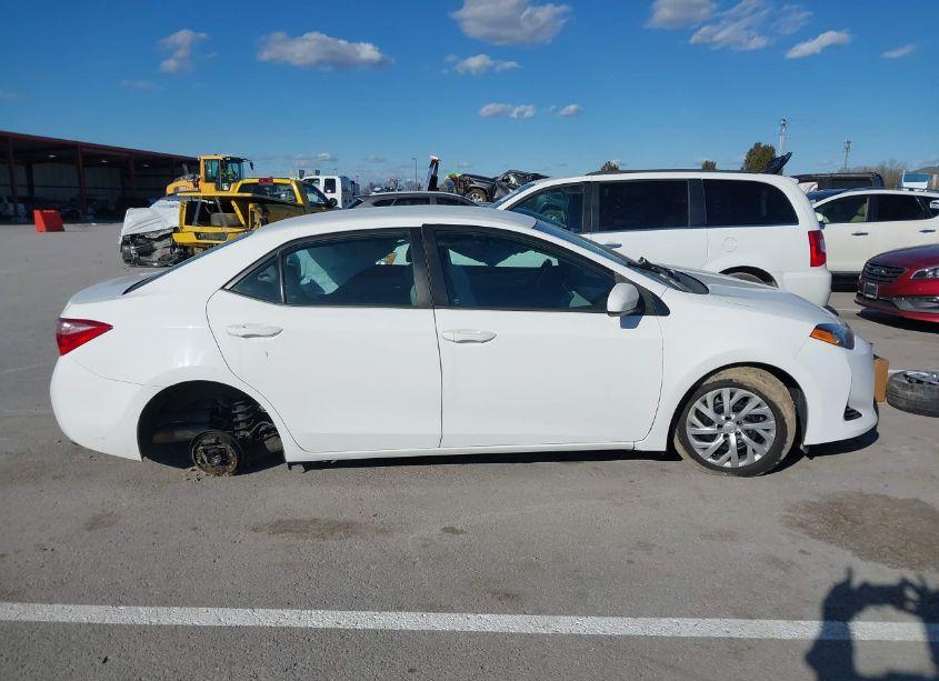 Photo 14 of 2017 Toyota Corolla LE (VIN 2T1BURHE4HC826689)