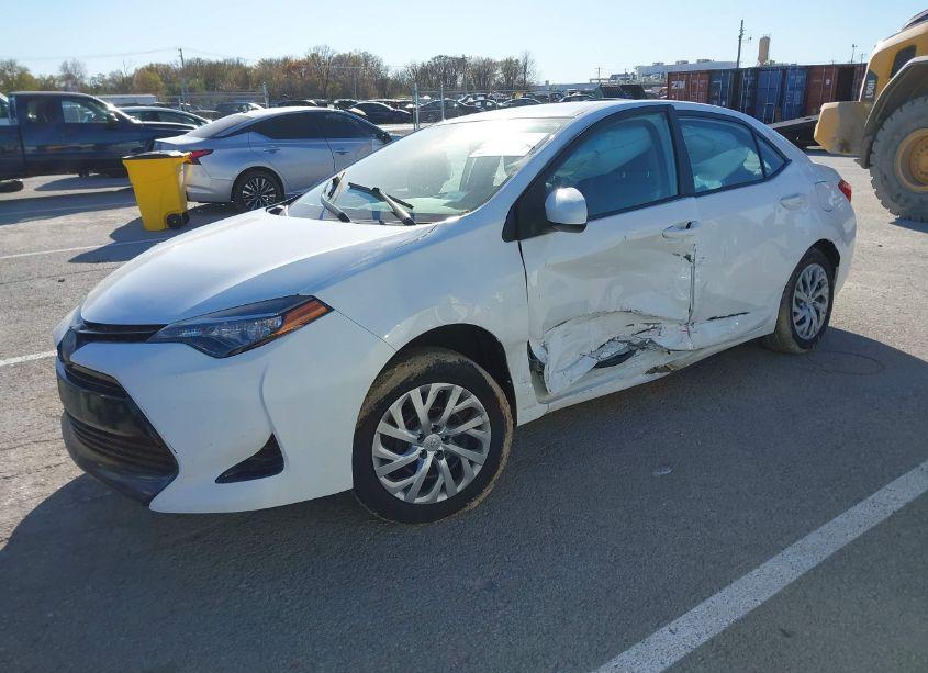 Photo 2 of 2017 Toyota Corolla LE (VIN 2T1BURHE4HC826689)