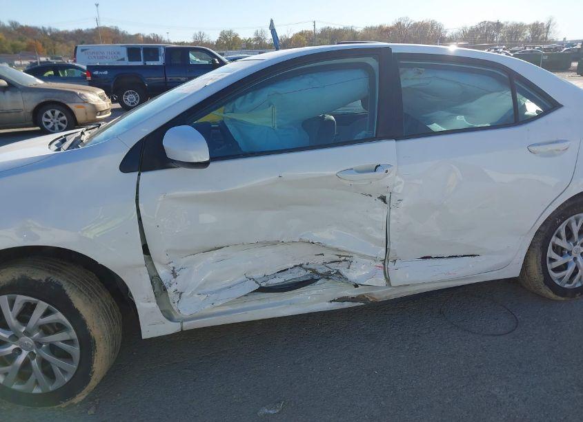 Photo 6 of 2017 Toyota Corolla LE (VIN 2T1BURHE4HC826689)