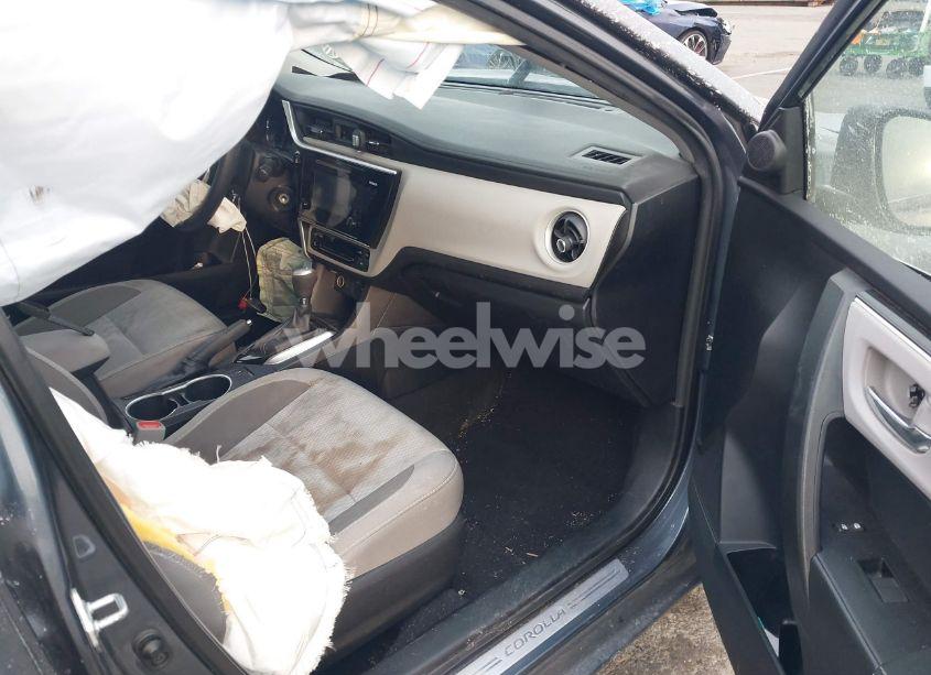 Photo 5 of 2017 Toyota Corolla LE (VIN 2T1BURHE4HC834808)