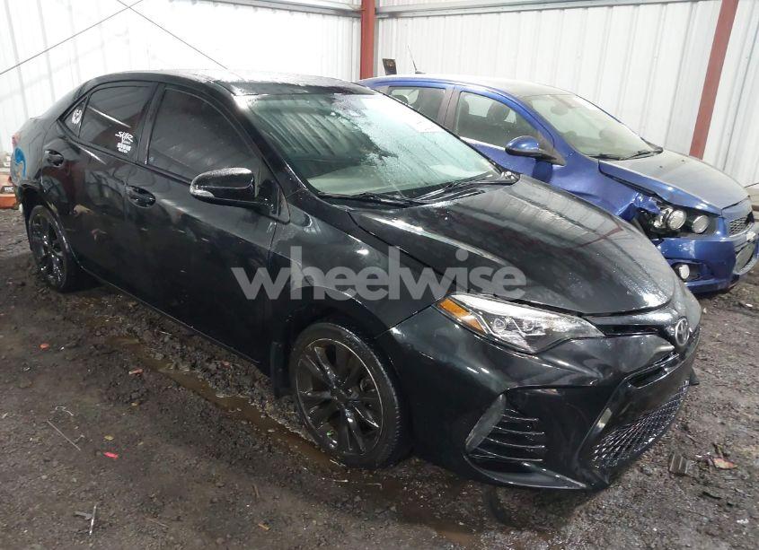 2017 Toyota Corolla SE (VIN 2T1BURHE4HC867517) main photo