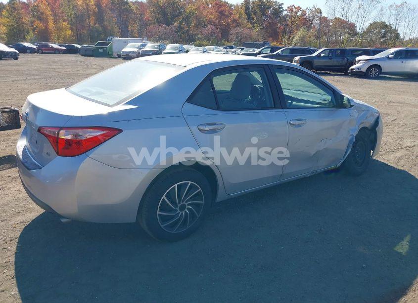 Photo 4 of 2017 Toyota Corolla LE (VIN 2T1BURHE4HC870966)