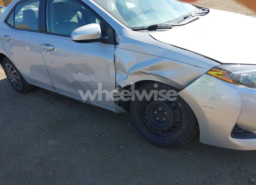 Photo 6 of 2017 Toyota Corolla LE (VIN 2T1BURHE4HC870966)