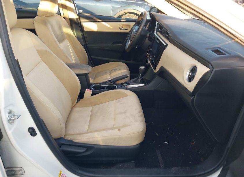 Photo 5 of 2017 Toyota Corolla LE (VIN 2T1BURHE4HC900435)