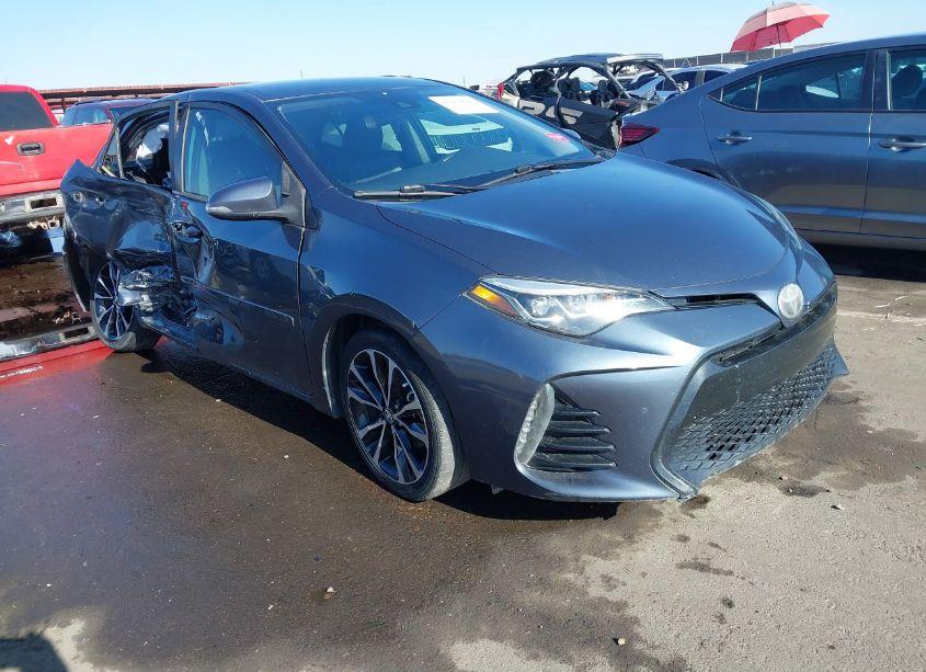2017 Toyota Corolla SE (VIN 2T1BURHE4HC903643) main photo