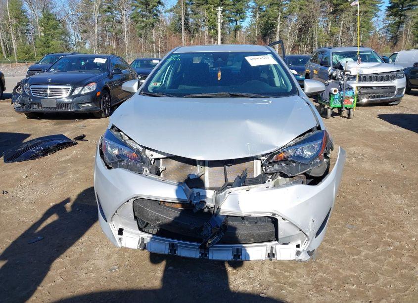 Photo 13 of 2017 Toyota Corolla LE (VIN 2T1BURHE4HC927375)